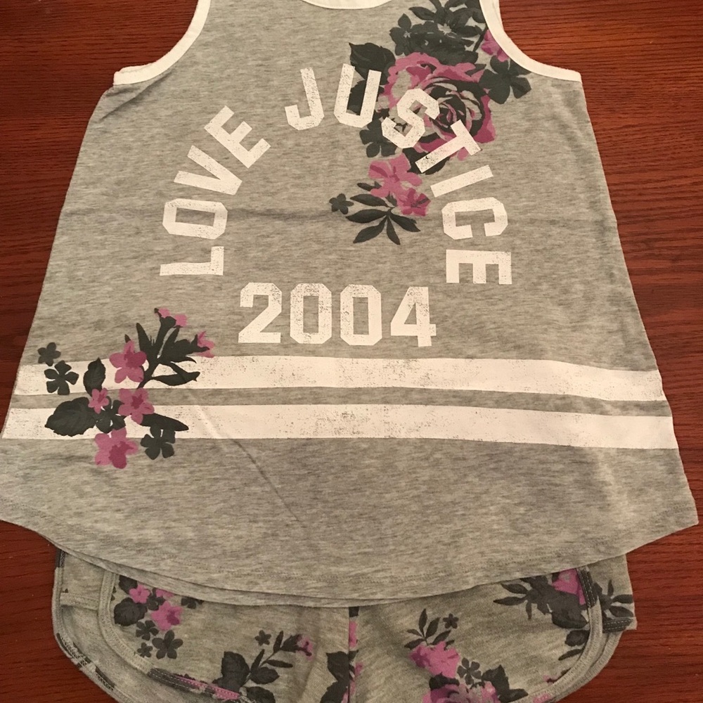 Justice outfit